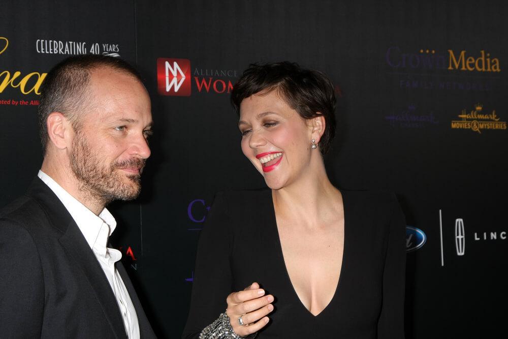 LOS ANGELES - MAY 19: Peter Sarsgaard, Maggie Gyllenhaal at the 40th Anniversary Gracies Awards at the Beverly Hilton Hotel on May 19, 2015 in Beverly Hills, CA