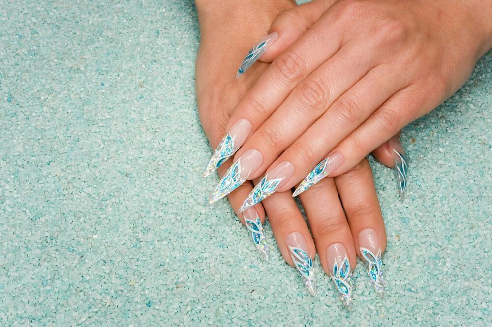 winter stiletto nail design