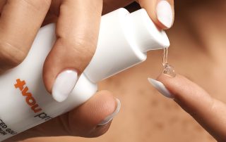 Using the Voupre eye serum